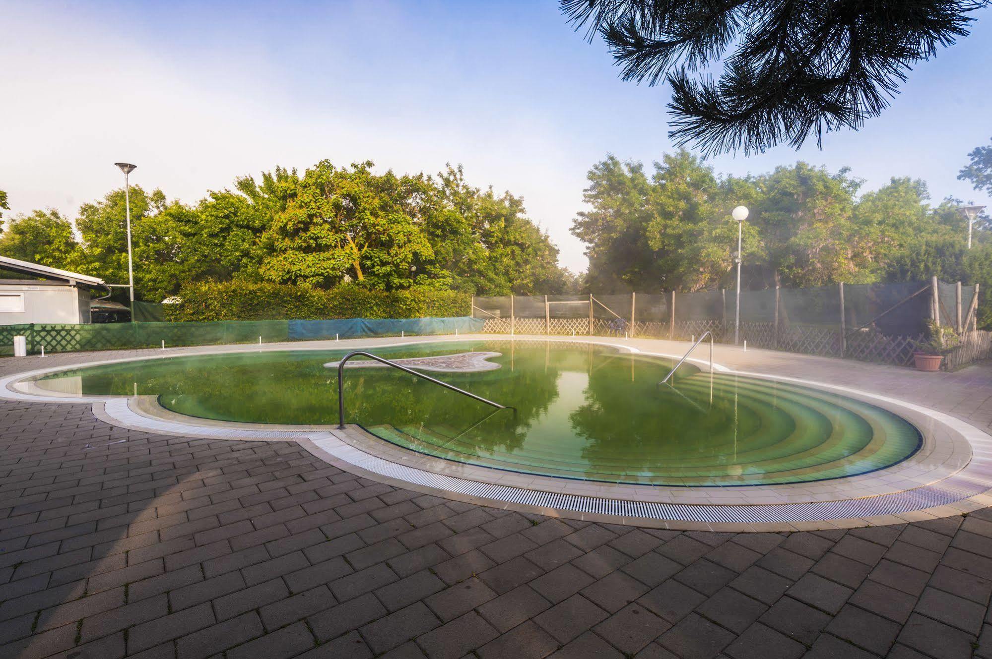 Lipa Hotel เลนดาวา ภายนอก รูปภาพ